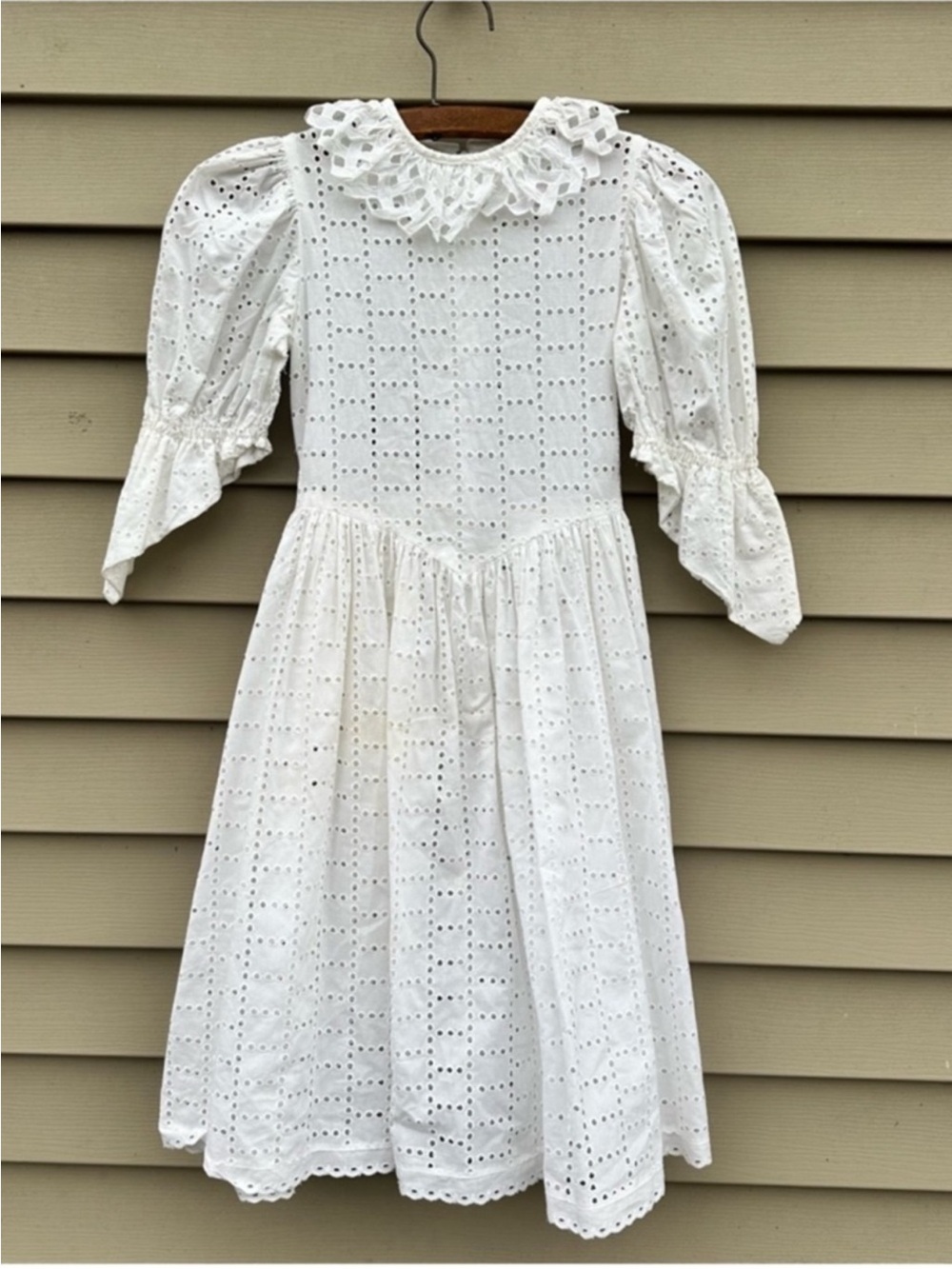 Vintage white eyelet dress girls size 8 bell sleeves cottagecore